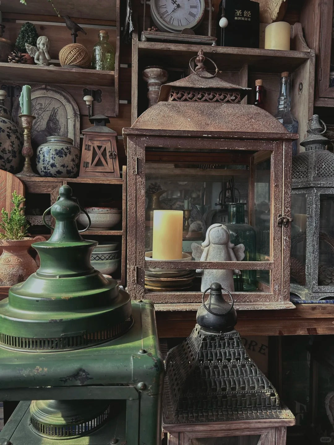 The light of the new era meets the lamps of the past