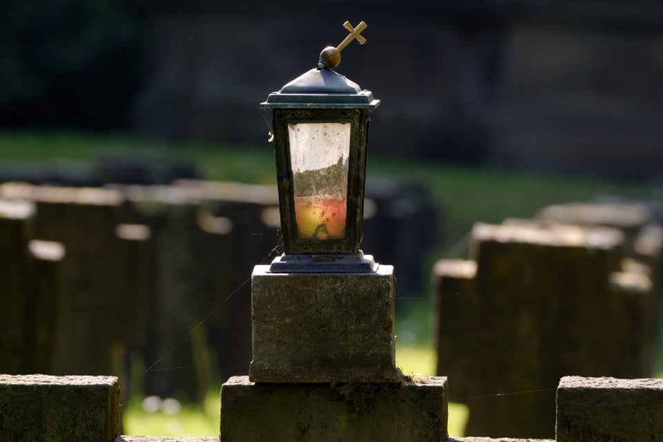 Illuminating the Heart: The Healing Power of Memorial Lanterns in Grieving